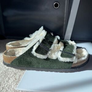 Birkenstock Arizona Shearling Sandals in Mountain View Green Size 39